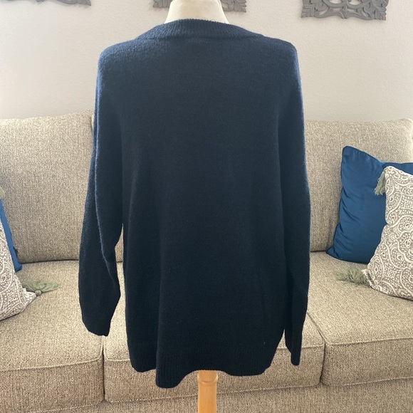 NWOT NEW H&M Dark Blue Sweater size large - Picture 2 of 5
